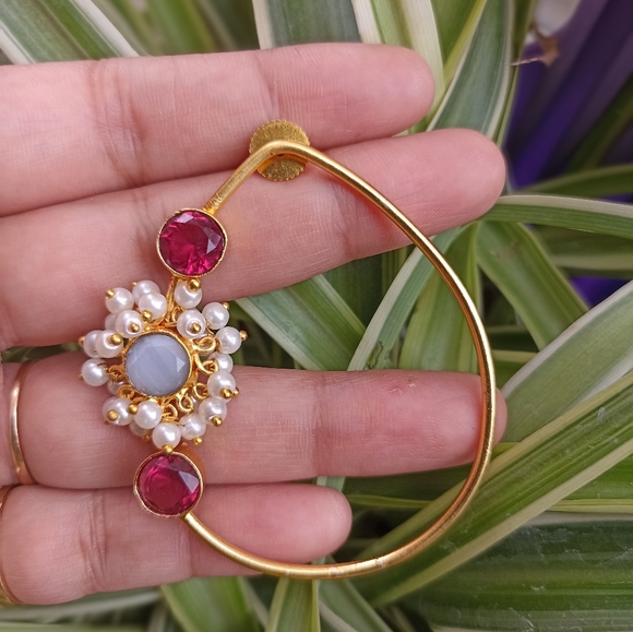 Handmade contemporary gold platted stone studded earrings - Picture 5 of 9